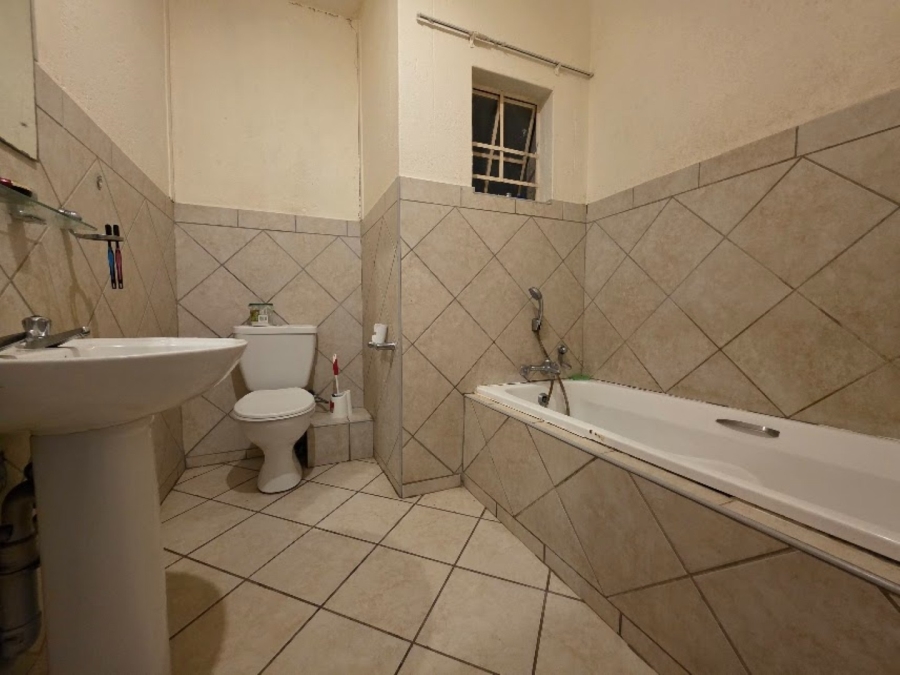 2 Bedroom Property for Sale in Lower Bo-dorp North West